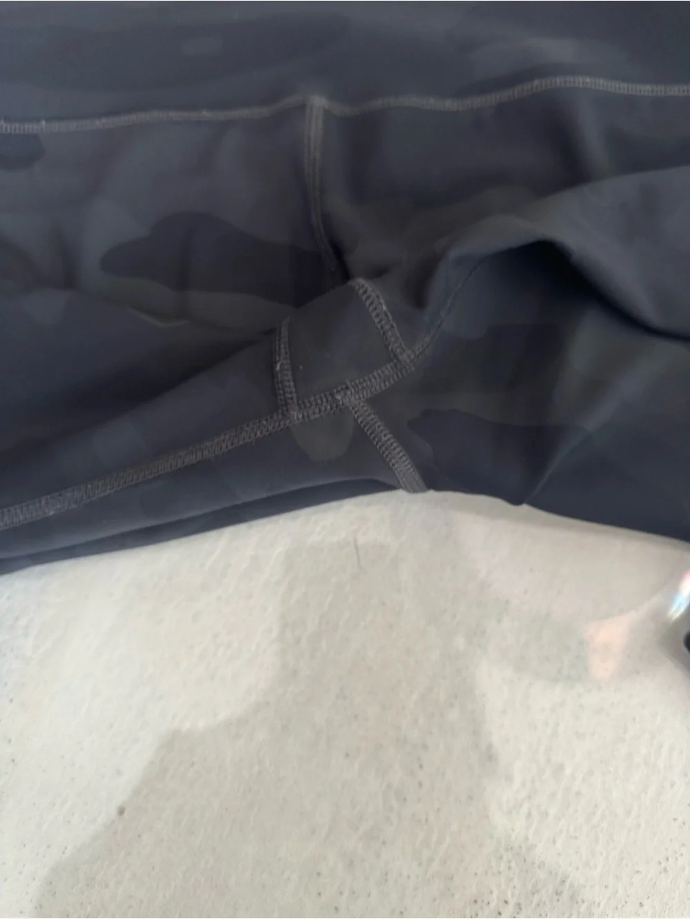ALO Yoga High-Waist Camo Vapor Leggings — Black